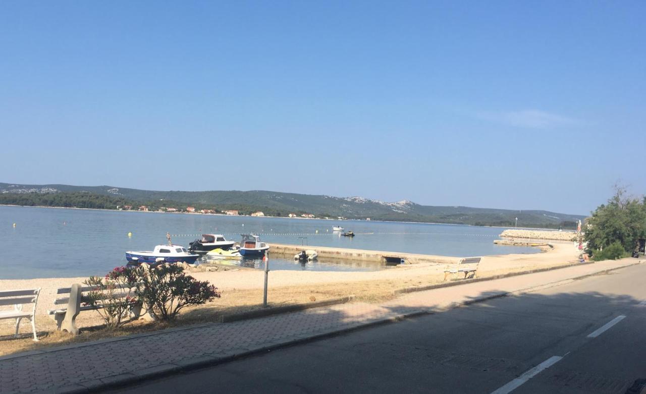 Apartman Nena Турань Екстер'єр фото