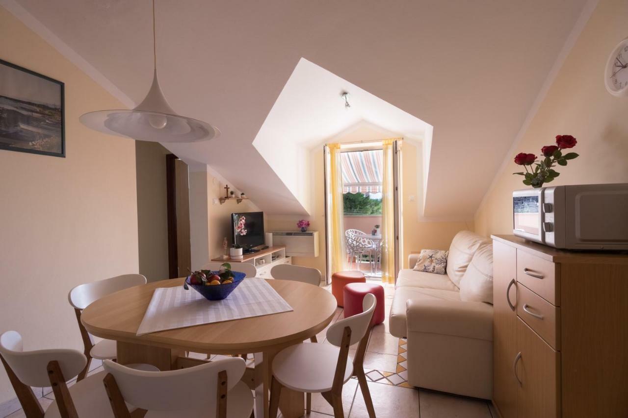 Apartman Nena Турань Екстер'єр фото